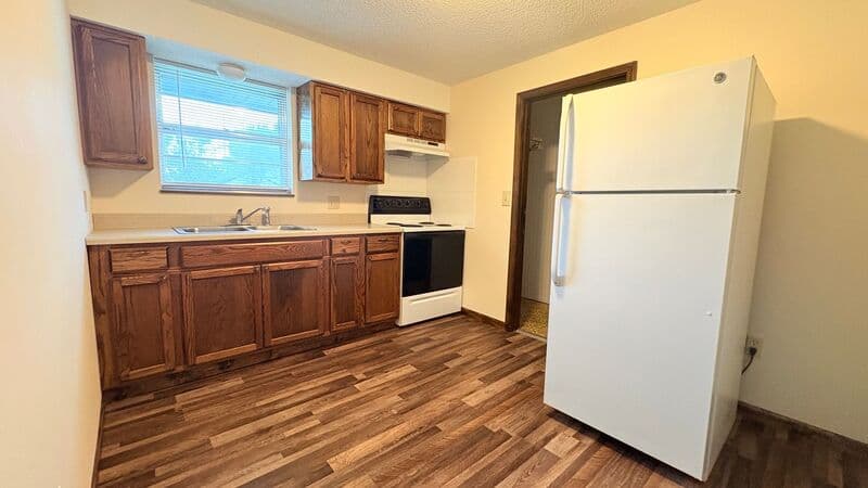 Excelsior Springs House: 1406 Magnolia W