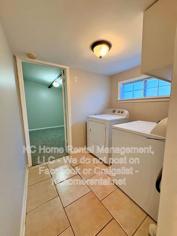 Kansas City House: 2817 West 41st Avenue