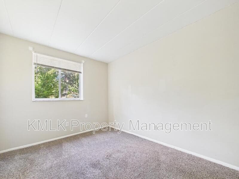 Akron House: 685 Sherman St