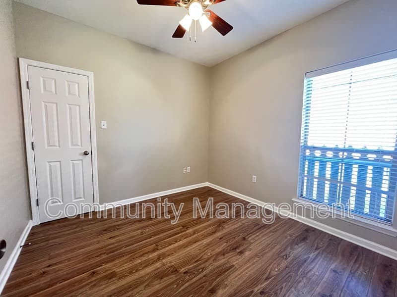 Gonzales House: 40357 Creekway Cove Ct