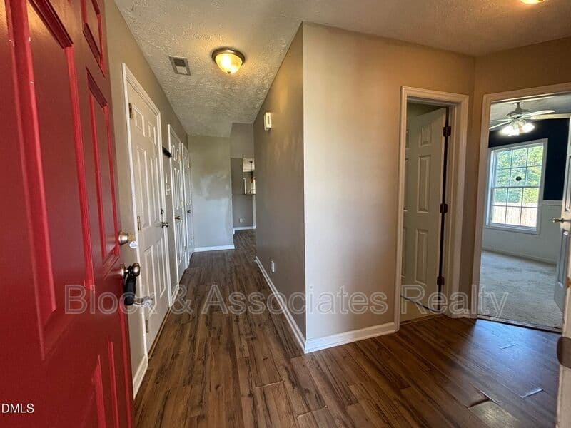 Raeford House: 337 Americana Dr