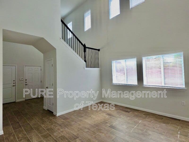 Manor House: 9900 Dalliance Ln