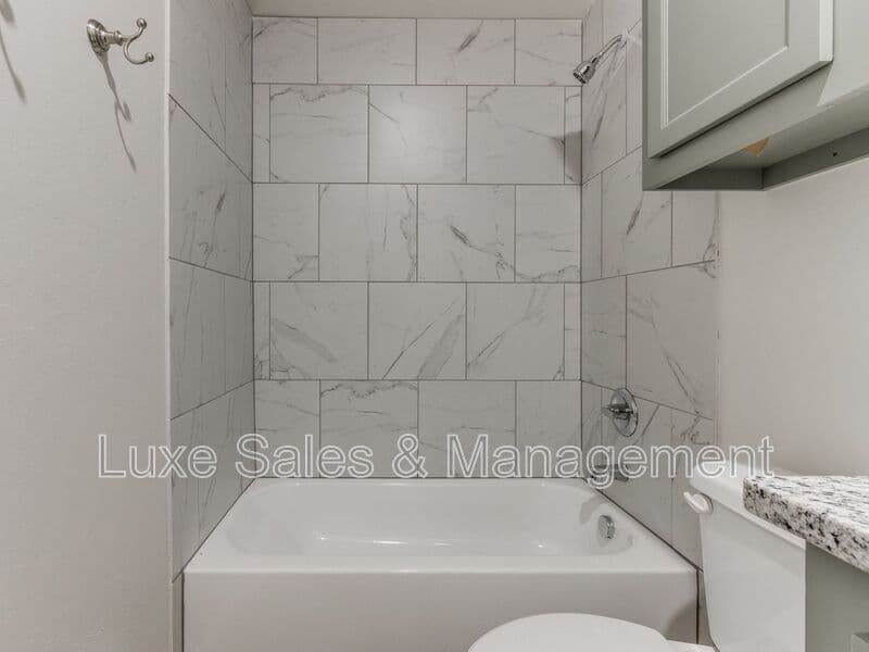 El Reno House: 1515 Pavy Parkway