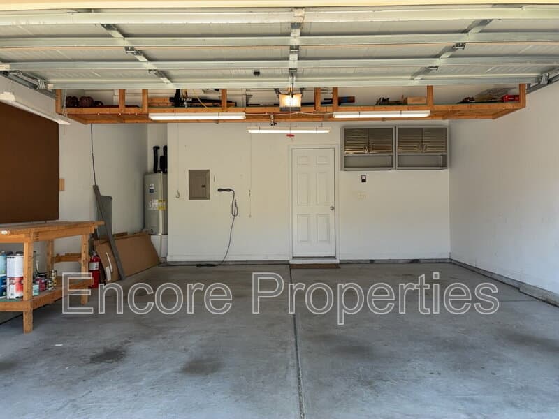 Morrisville House: 200 Roundhouse Lane