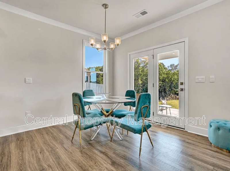 Travelers Rest House: 106 Barred Owl Road