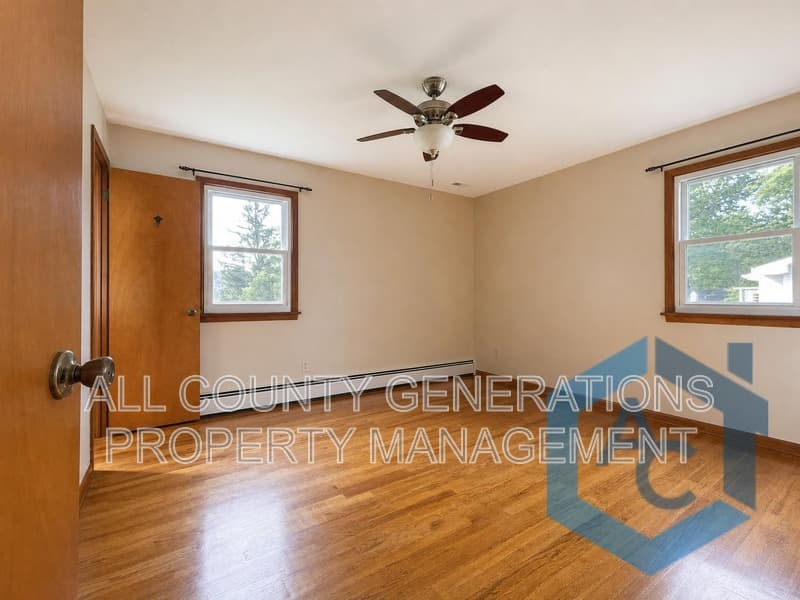 Hinckley House: 2281 Weymouth Rd