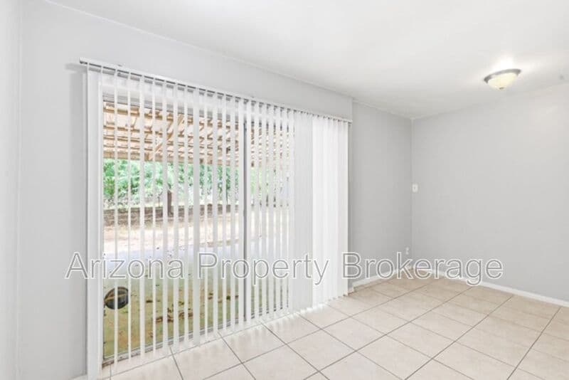 Phoenix House: 4640 E. Oak St.