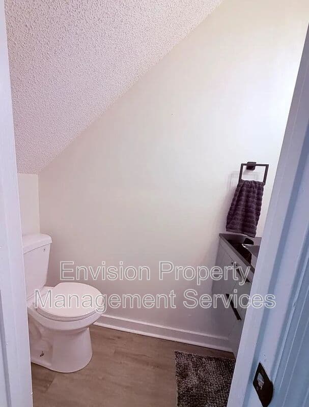 Jonesboro House: 702 Redland Drive