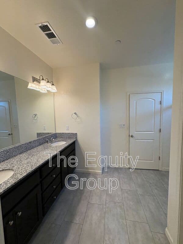 Tulare House: 3272 Manchester St