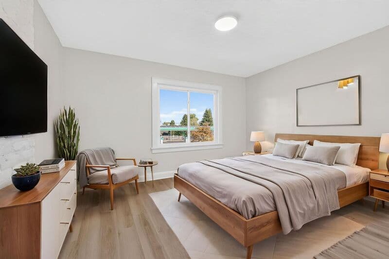Columbus House: 2823 Sullivant Ave