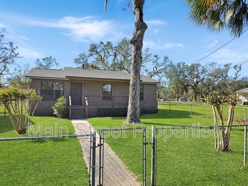 Milton House: 5595 Osceola Street