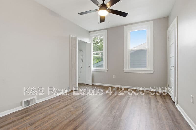 Pittsburgh House: 29 East Orchard Avenue