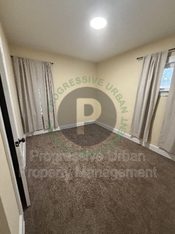 Cleveland Condo: 4427 West 49th Street - Upstairs