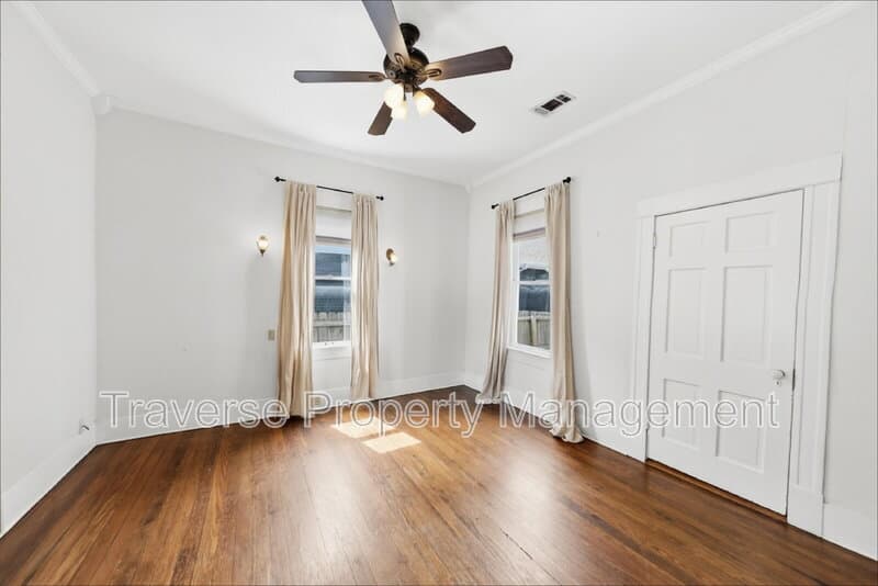 Fort Worth House: 1816 Washington Ave
