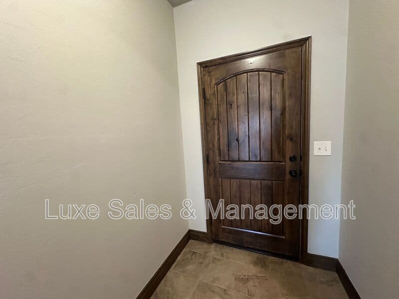Piedmont House: 14008 Northwood Village Dr