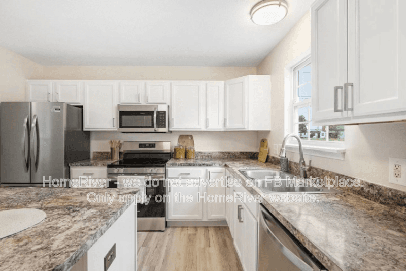 Indianapolis House: 18 E Caven St