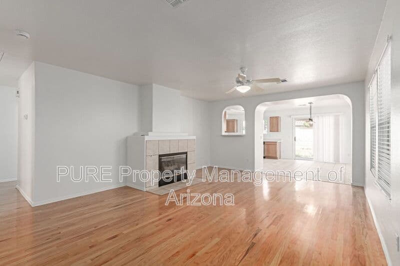 Mesa House: 8132 E Onza Ave