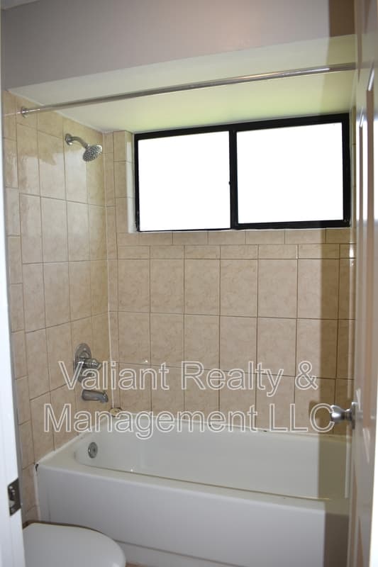 Jacksonville House: 6555 Diamond Leaf South