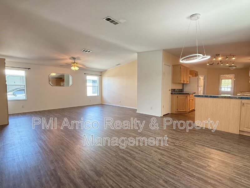 Valrico House: 3515 Zephyr Ln
