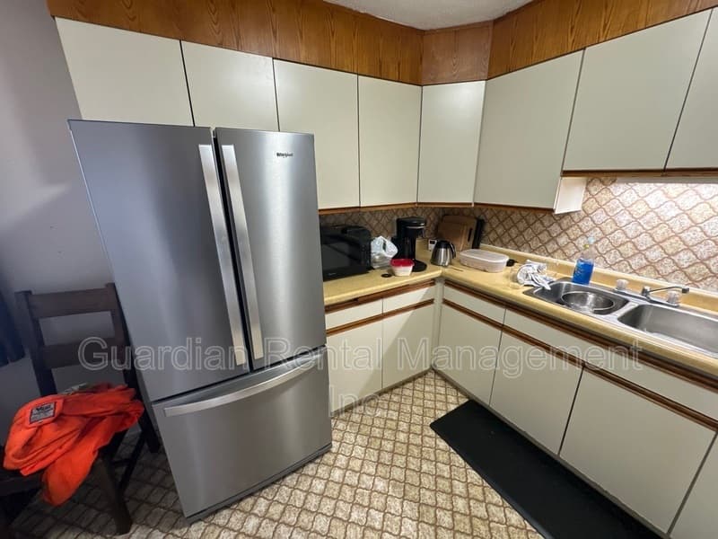 Schreiber Condo: 39 Kingsway Dr