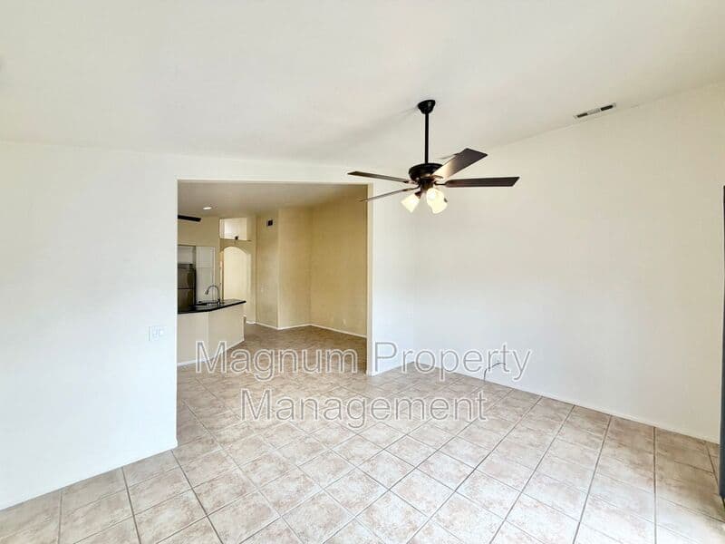 Murrieta House: 25167 Parkcrest Dr