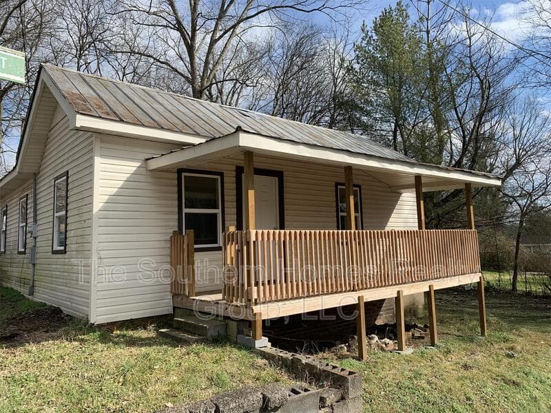 Athens House: 311 North Hill Street
