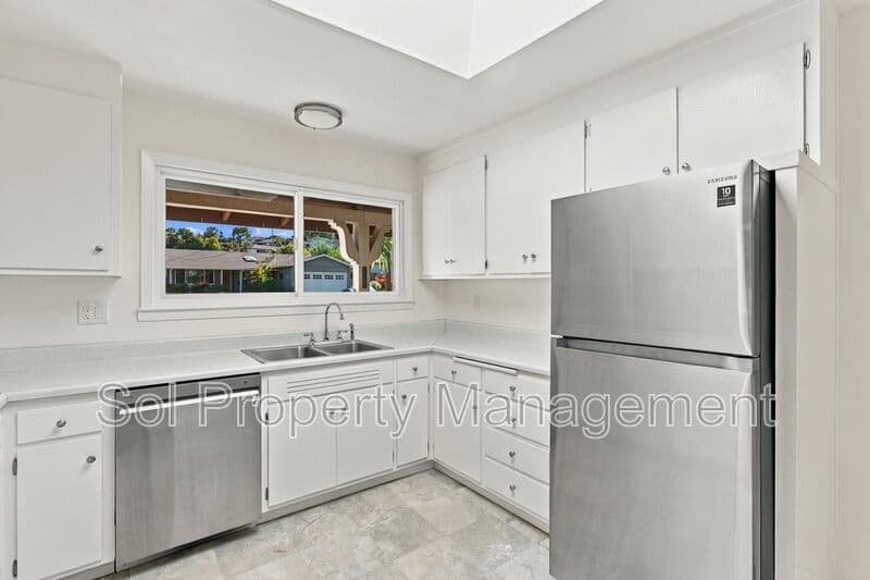 San Rafael House: 600 Tarragon Drive