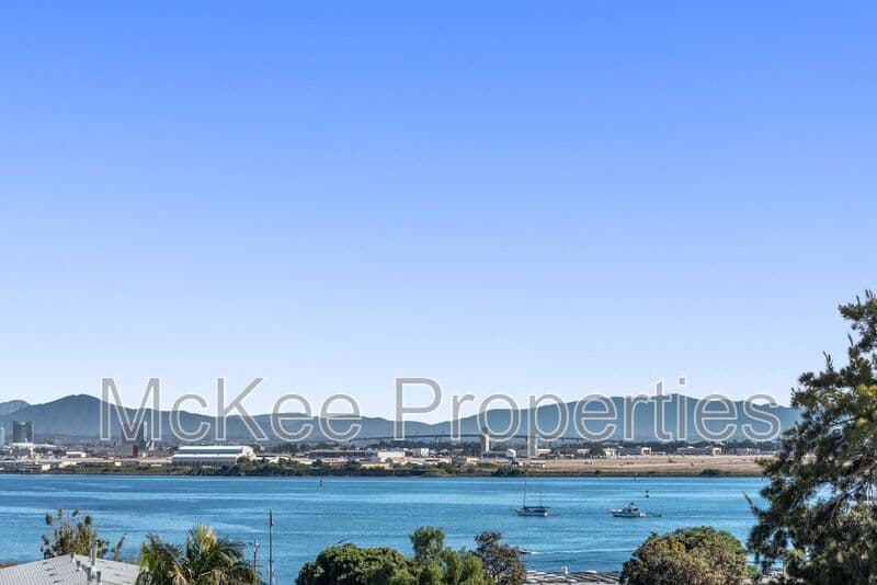 San Diego House: 307 San Elijo Street