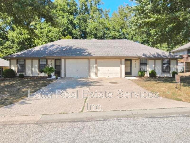 Blue Springs Condo: 3249 NW Mill Dr