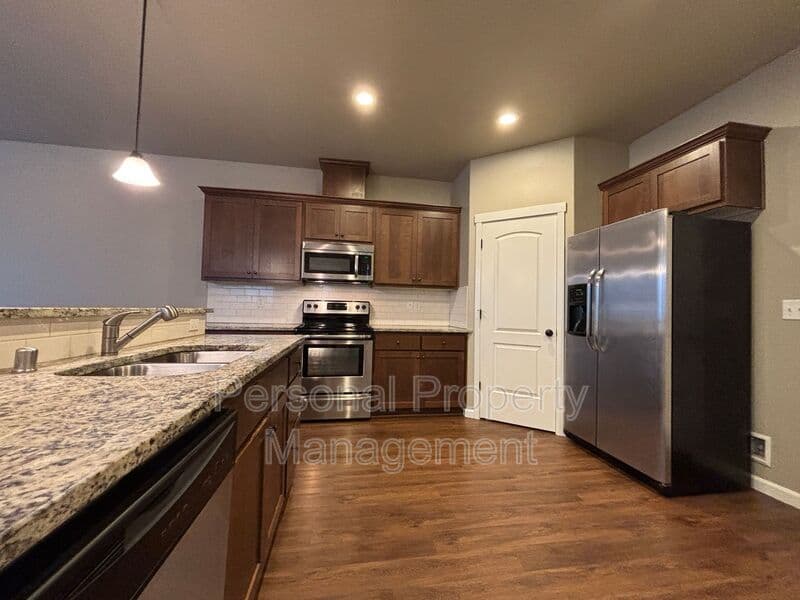 Vancouver House: 3303 NE 43rd Pl