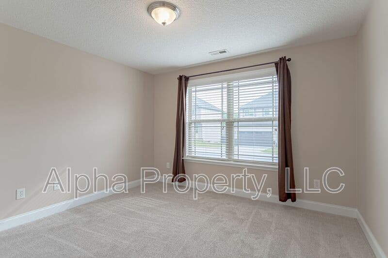 Greer House: 39 Nautical Dr