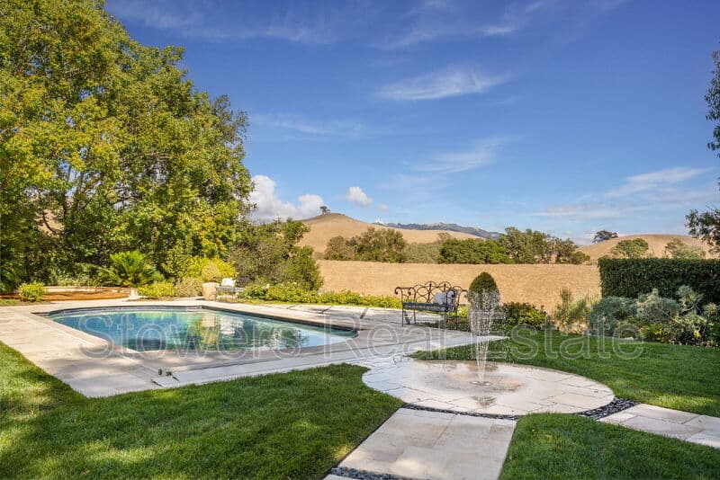 Danville House: 4482 Deer Ridge Rd