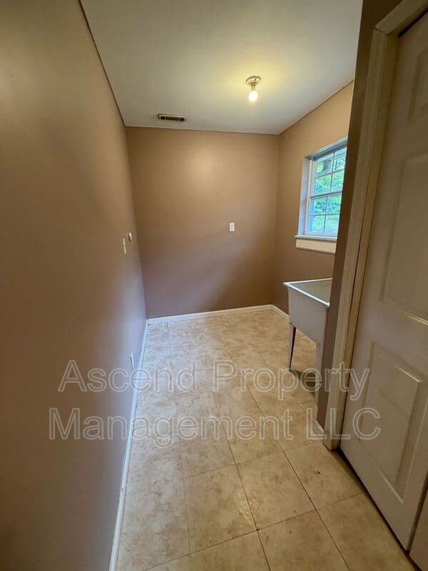 Ooltewah House: 5428 Country Village Dr