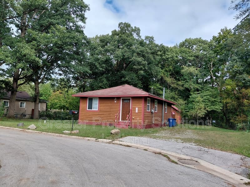 Cedar Lake House: 7000 W 127th Pl