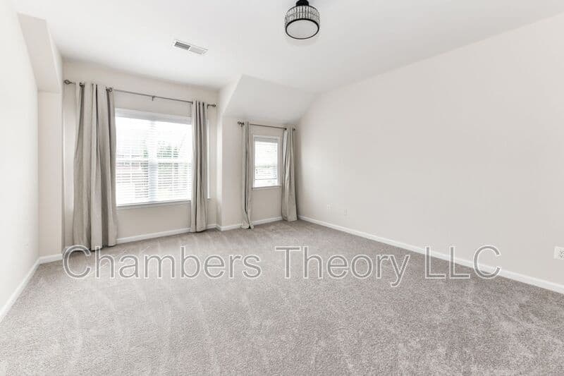 Ashburn House: 21026 Potomac Trail Cir