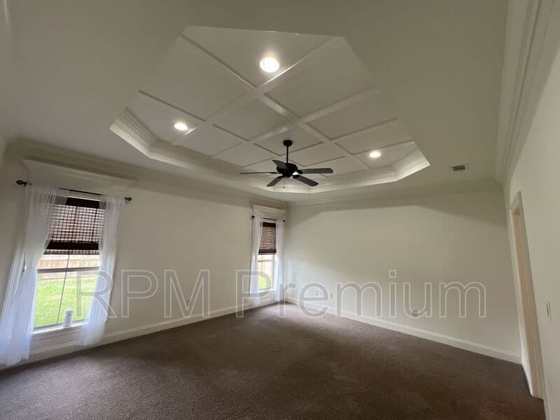 Zachary House: 7335 Oakview Dr.
