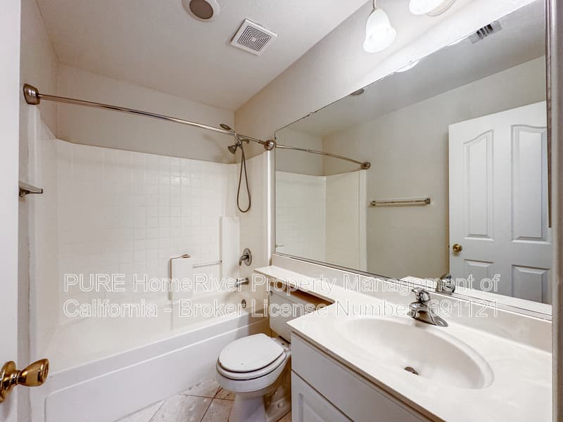 Sacramento House: 4900 Trouville Ln