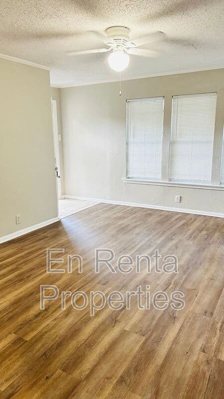 Arlington House: 1621 Connally Terrace