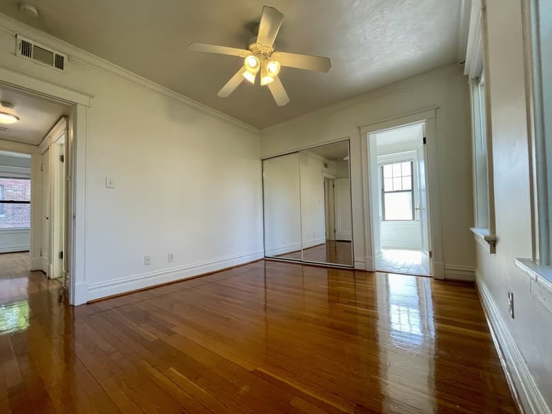 St Louis Condo: 6332 North Rosebury Avenue 2W