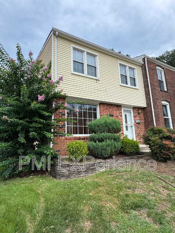 Hillcrest Heights House: 2067 Chadwick Terrace