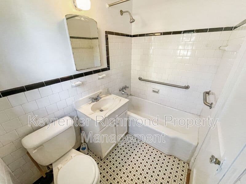 Richmond House: 701 Maple Ave