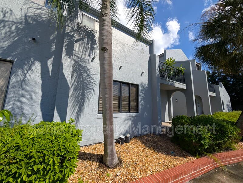 Tampa Condo: 6306 Grand Bahama Cir