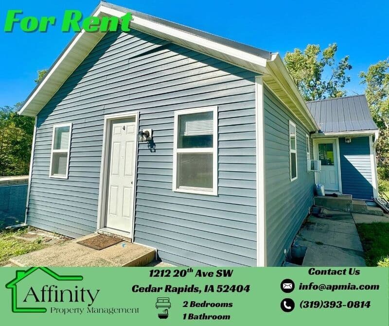 Cedar Rapids House: 1212 20th Ave SW