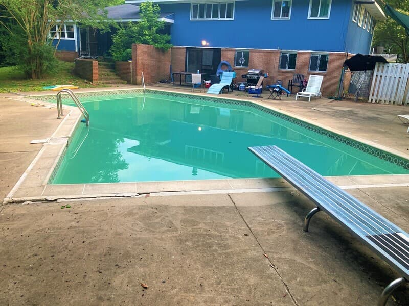 Monroe House: ROOM FOR RENT in Mini Mansion w/Pool (with utilities included)