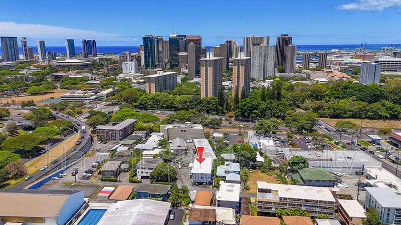 Honolulu House: 39 Hialoa St