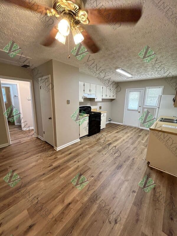 Marietta Condo: 166 Kimberly Way SW