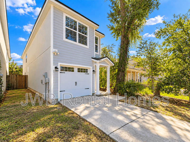 Jacksonville House: 8604 Dandy Ave