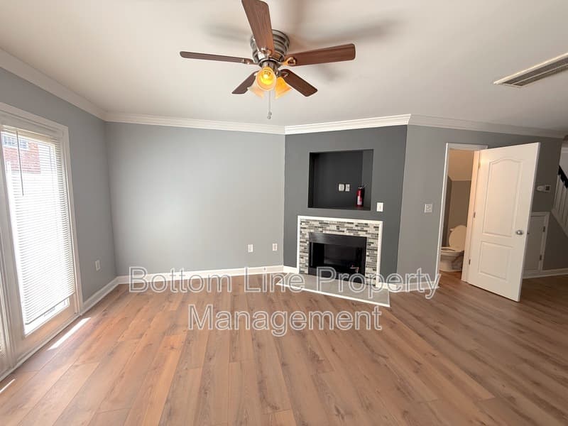 Charlotte Condo: 1218 Green Oaks Ln