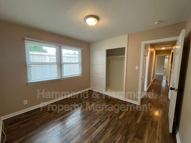 Granada Hills House: 16750 Index St.