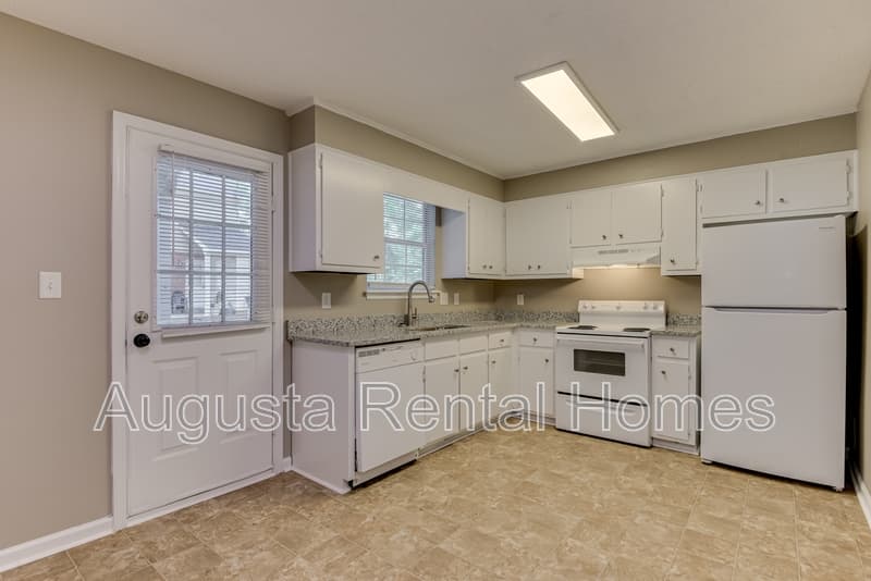 North Augusta Townhome: 138 Chalet North Boulevard - 138